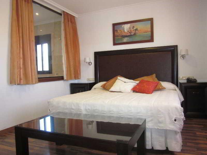 Hotel Mulhacen Guadix Bagian luar foto