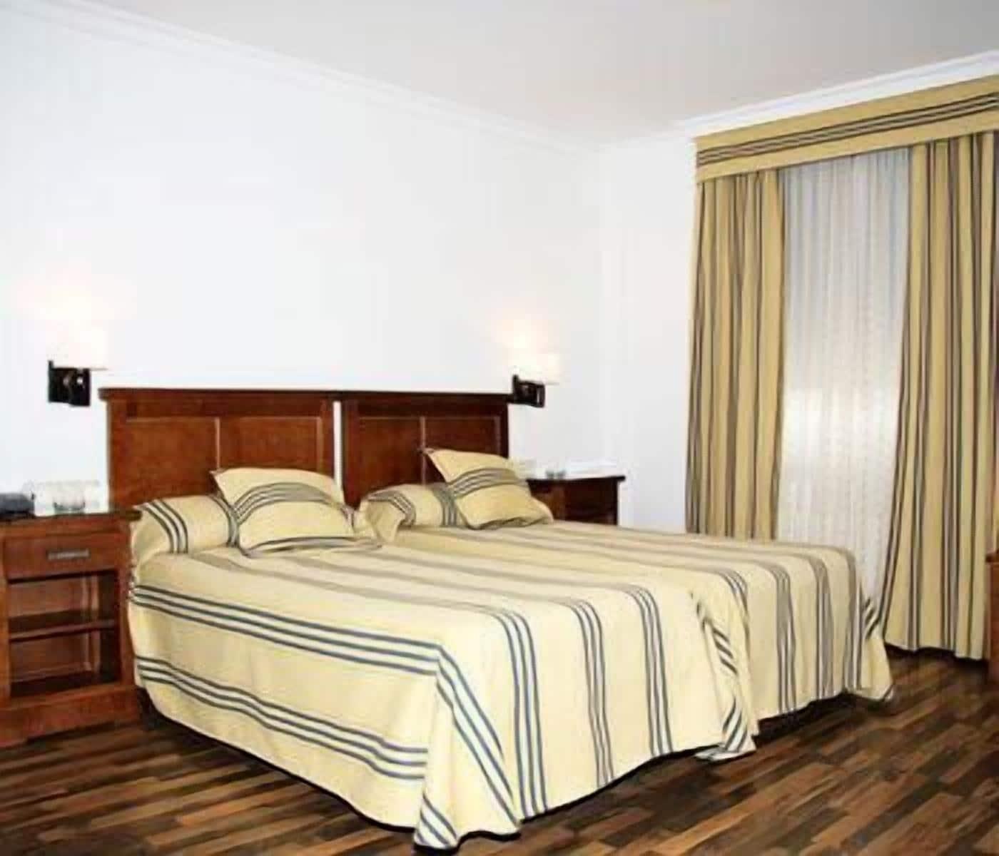 Hotel Mulhacen Guadix Bagian luar foto