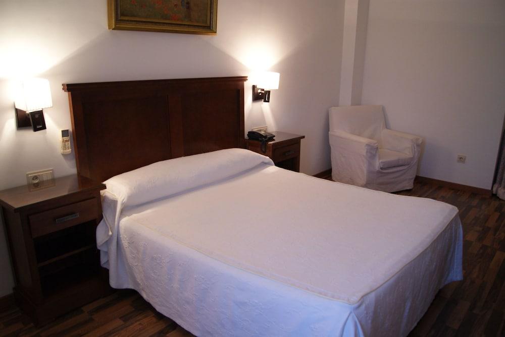 Hotel Mulhacen Guadix Bagian luar foto