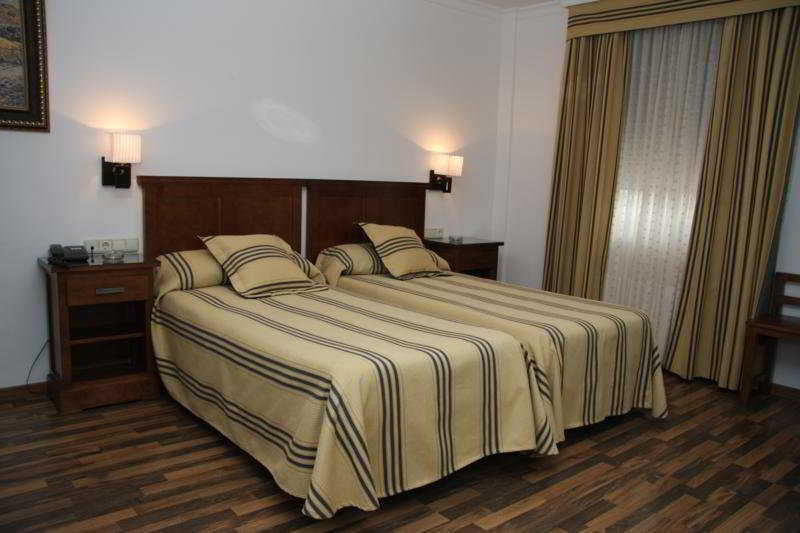 Hotel Mulhacen Guadix Bagian luar foto